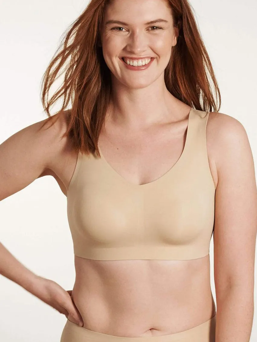 Evelyn & Bobbie Defy Bra